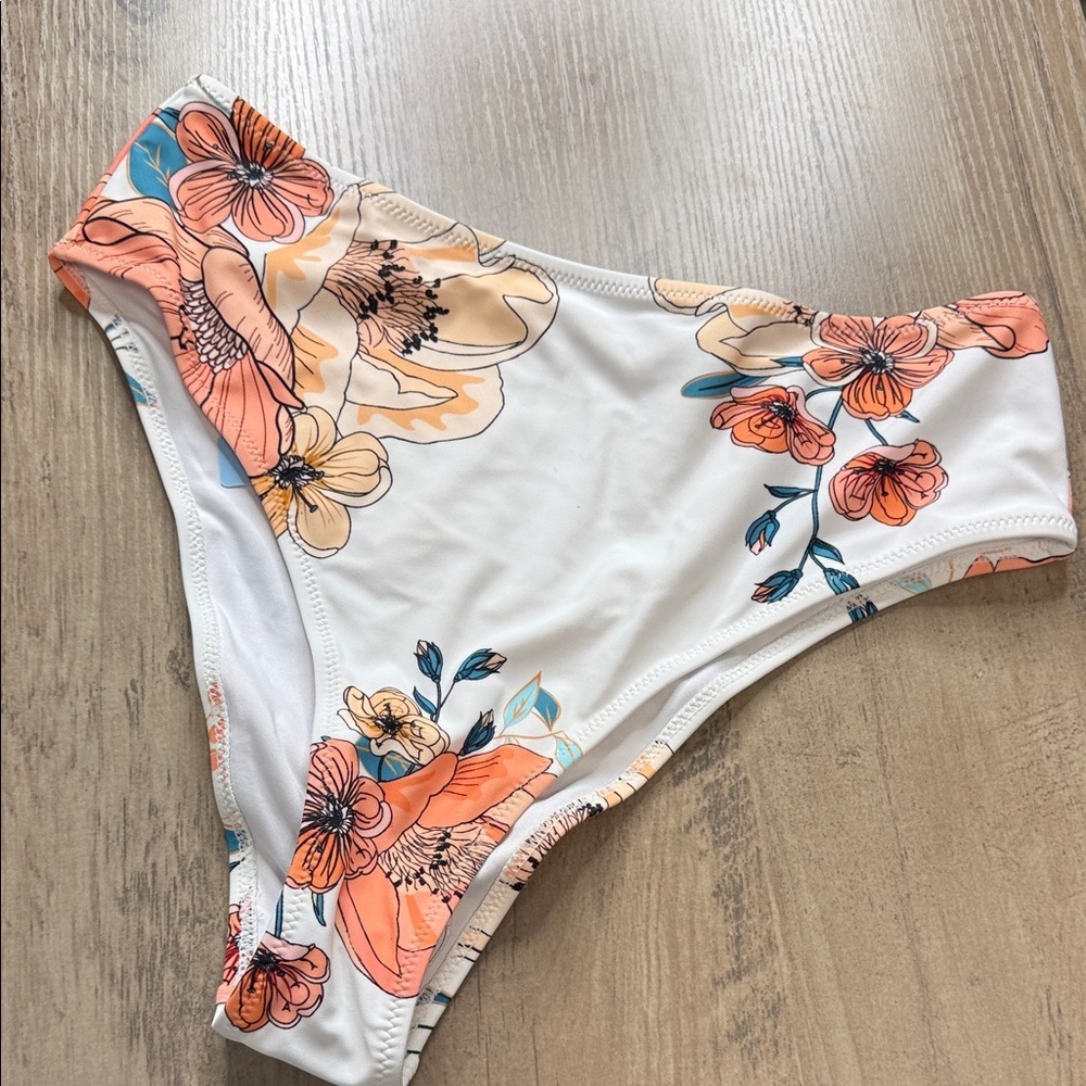 Cupshe med - white Floral Bikini Bottom with Orange & Cream Accents high waist
